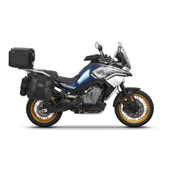 Kompletná sada bočných adventure vakov SHAD TERRA TR40 a hliníkového 55 L vrchného kufru ,vrátane montážnej sady SHAD CF MOTO 800MT