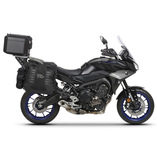Kompletná sada sedlových brašní SHAD TERRA TR40 adventure a hliníkového kufra SHAD TERRA BLACK 55L, vrátane montážnej sady SHAD YAMAHA MT-09 Tracer / Tracer 900