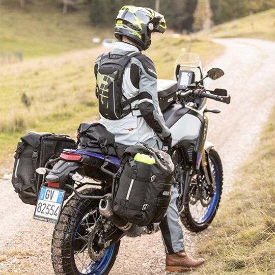 GIVI - GRT719 VODEODOLNY TANKVAK S POPRUHMI 3L