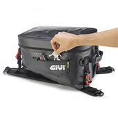 GIVI - GRT715 VODEODOLNY TANKVAK S POPRUHMI 20L