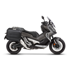 Kompletná sada bočných čiernych hliníkových kufrov SHAD TERRA BLACK , 47/47 litrov bočné kufre, vrátane montážnej sady SHAD HONDA X-ADV 750
